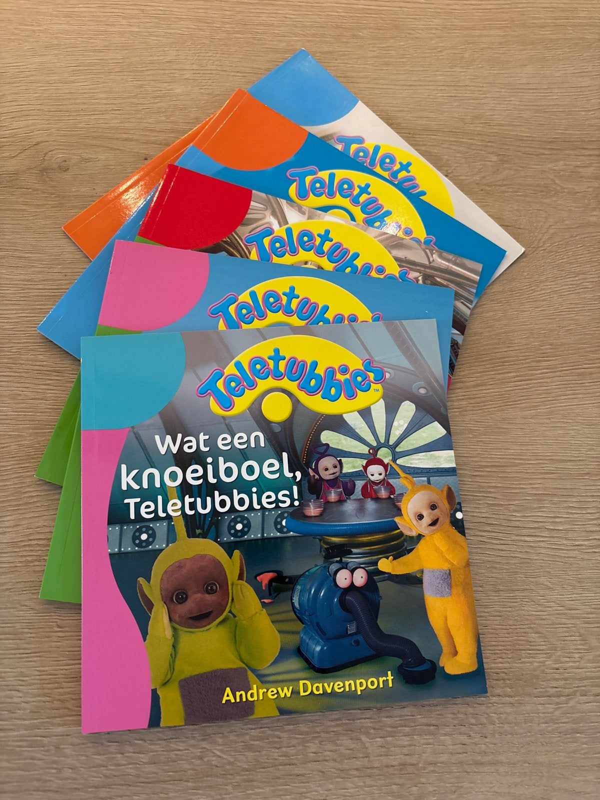 Teletubbies boeken - Wat een knoeiboel, Ophalen of Verzenden, Gelezen, Fictie algemeen