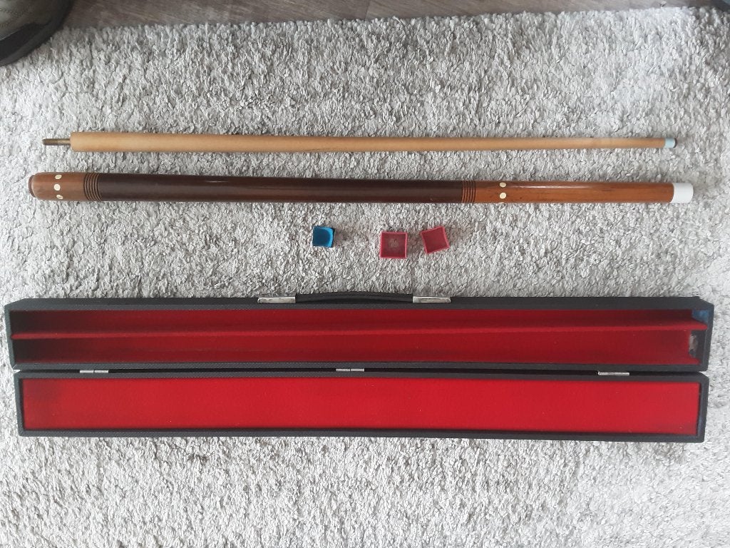 Biljartkeu + mooie zwarte koffer en krijtje., Sport en Fitness, Biljarten en Poolen, Verzenden, Gebruikt, Keu of Ballen