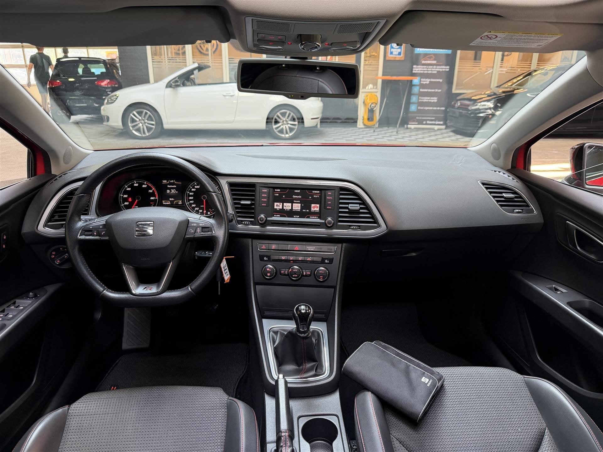 Foto 17 van SEAT Leon 1.4 TSI FR Pano | Led | Maxton | Navi | Clima