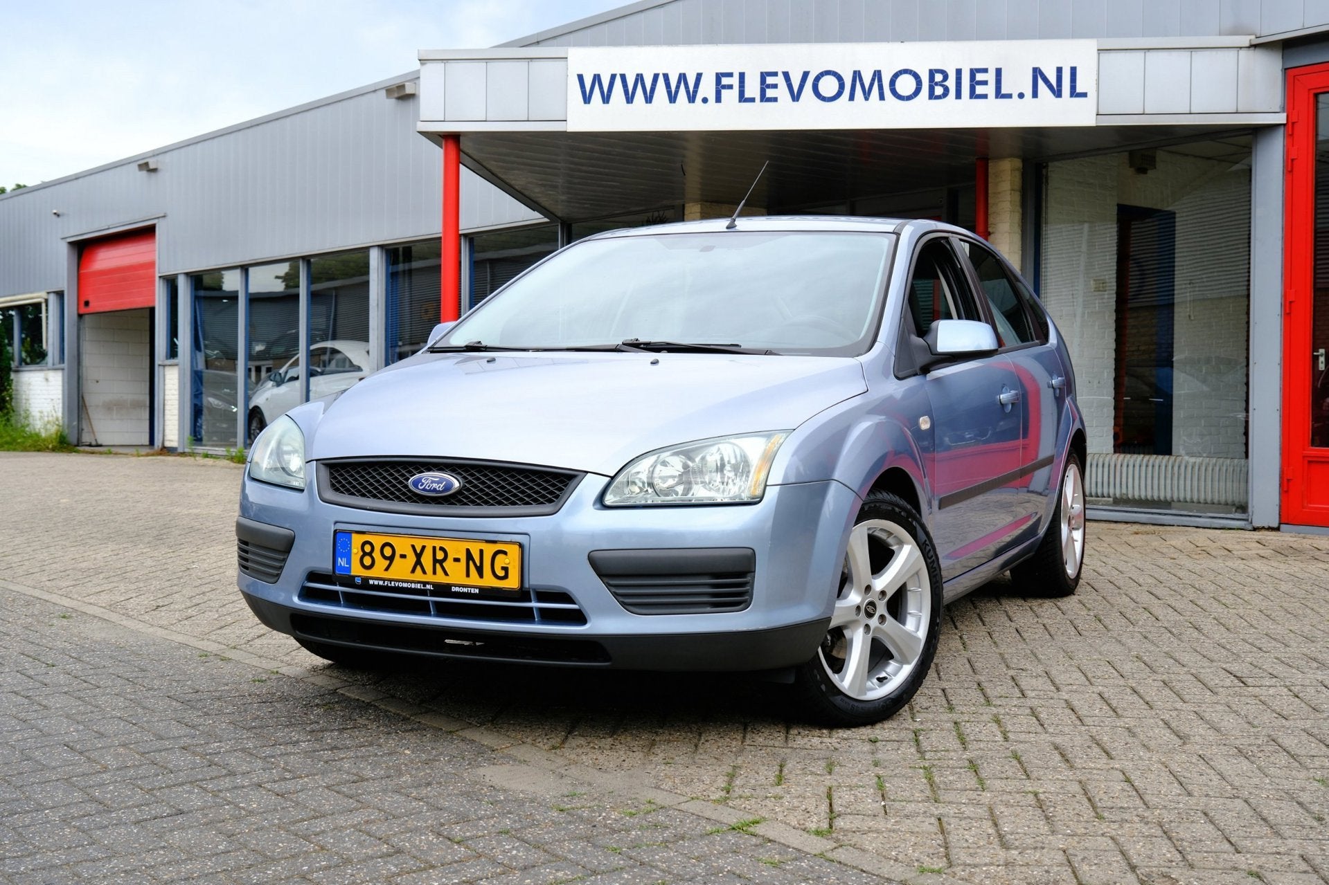 Ford Focus 1.6-16V Ghia 5drs Airco|LMV, Auto's, Ford, 1596 cc, Gebruikt, Blauw, 49 €/maand