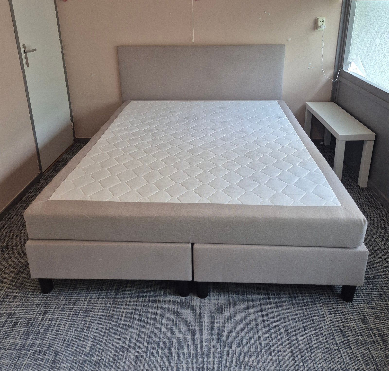 Mooie beige boxspring 160x200cm met topper, z.g.a.n., Ophalen, Beige, Tweepersoons, Zo goed als nieuw