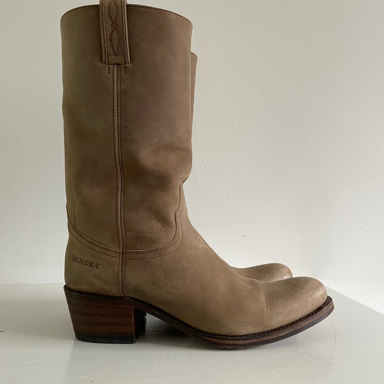Sendra nubuck laarzen ecru/lichtbruin - Maat 41 Nieuwstaat!, Hoge laarzen, Beige, Ophalen of Verzenden, Zo goed als nieuw