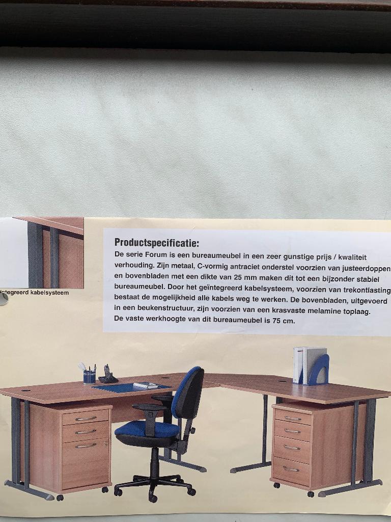 Bureau met ladenblokken, Ophalen, Gebruikt, Hout, Kabelgoot