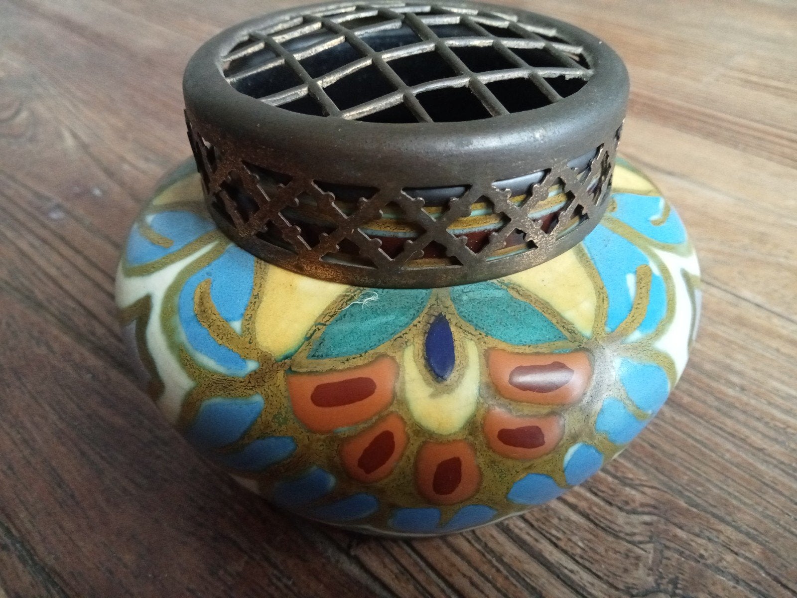antieke rozenbowl van gouds plateel met bloemverdeler, Antiek en Kunst, Ophalen