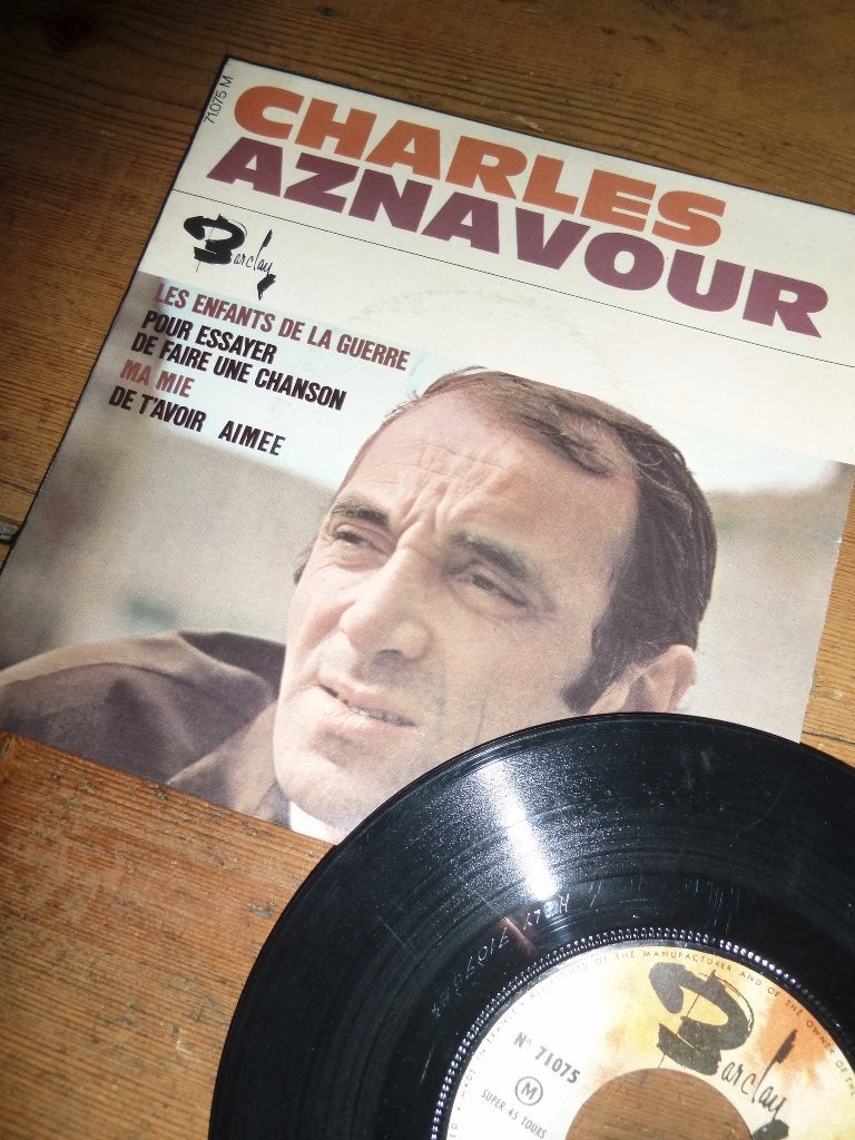 EP AZNAVOUR LES ENFANTS DE LA GUERRE 1966, EP, Ophalen of Verzenden, EP