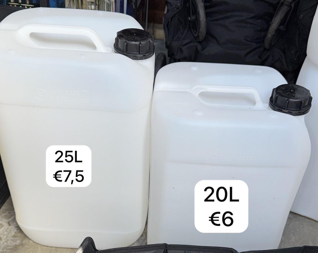 Nieuwe Witte kunststof jerrycan 20 Liter 25 Liter, Tuin en Terras, Regentonnen, Minder dan 75 liter, Ophalen of Verzenden, Nieuw