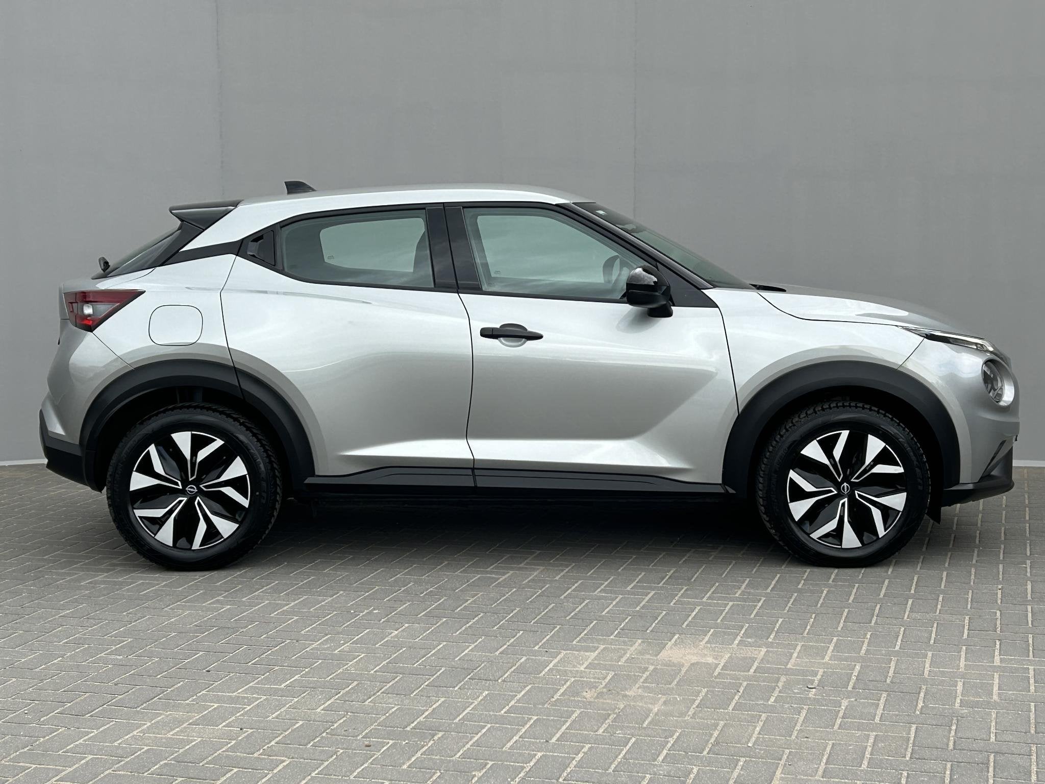 Foto 23 van Nissan Juke 1.0 DIG-T Acenta Handgeschakeld / Allseason band
