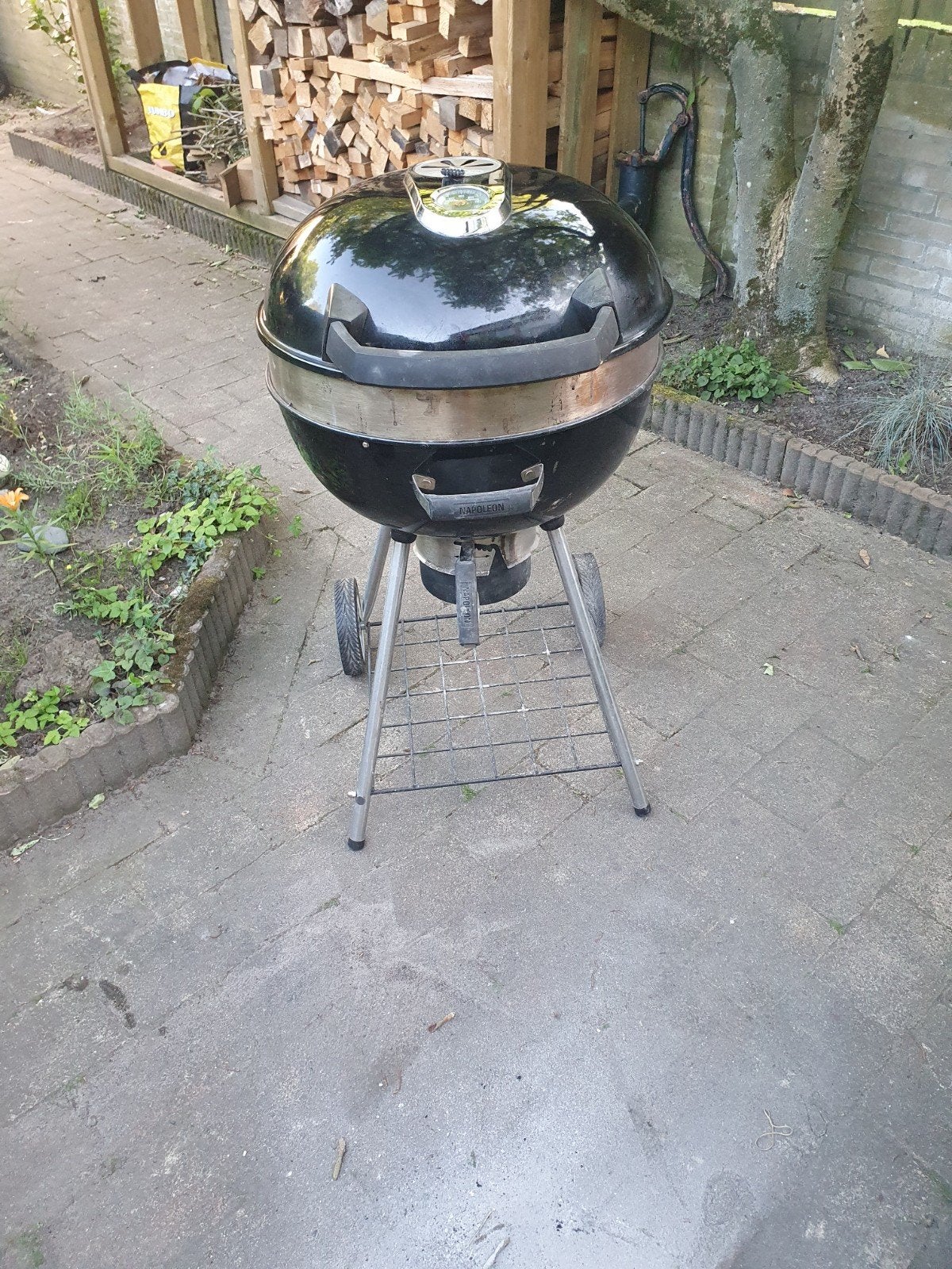 Napoleon houtskoolbarbecue met gietijzeren rooster, Ophalen, Gebruikt, Napoleon