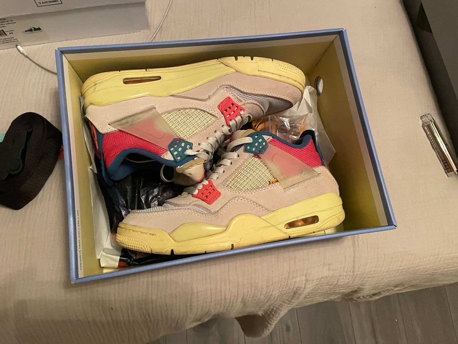 Jordan 4 guava, Ophalen of Verzenden, Zo goed als nieuw, Zwart