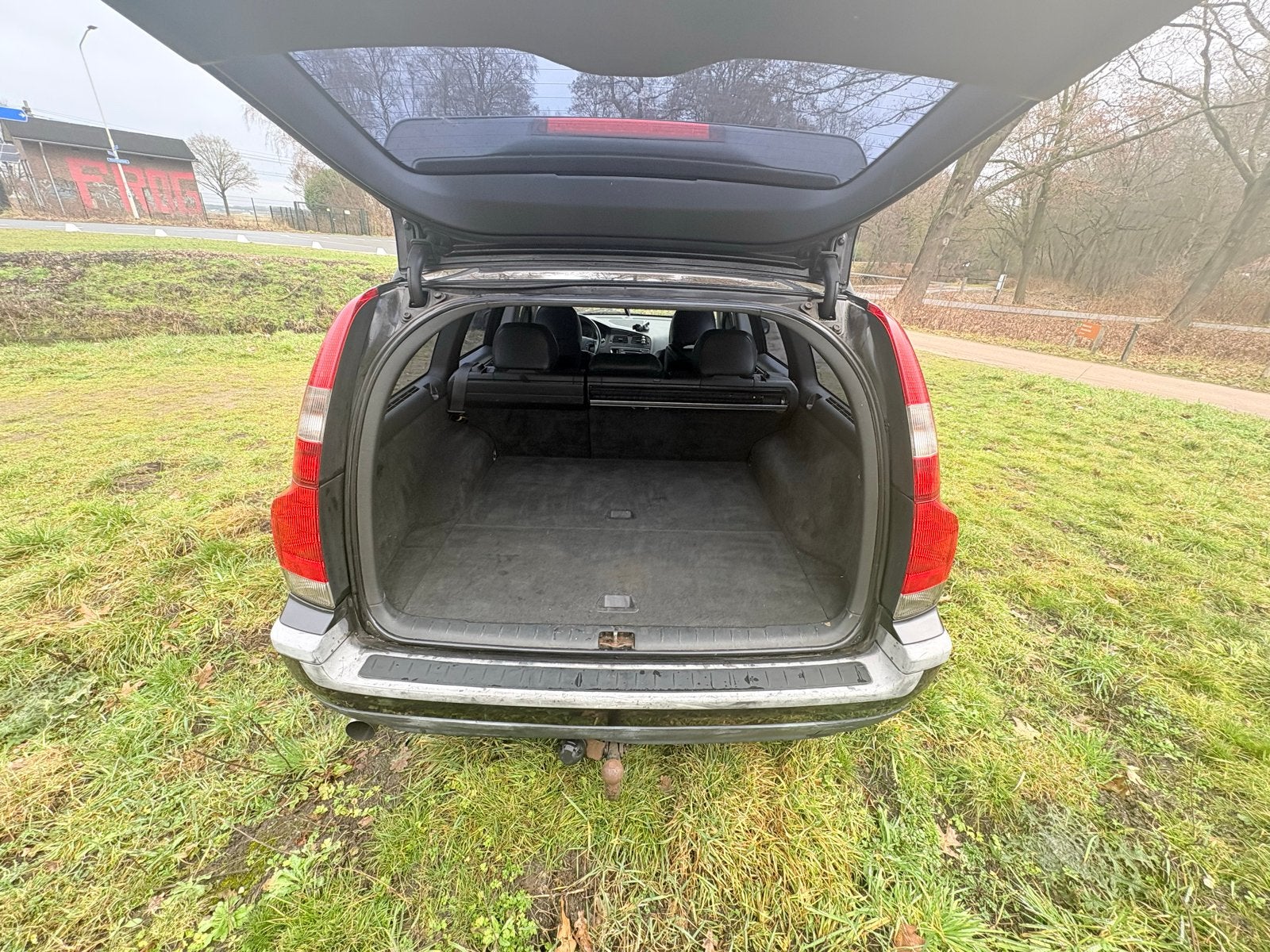 Volvo V70 2.3 T-5 250PK 2002 Grijs, Auto's, Voorwielaandrijving, 1800 kg, Stationwagon, Handgeschakeld