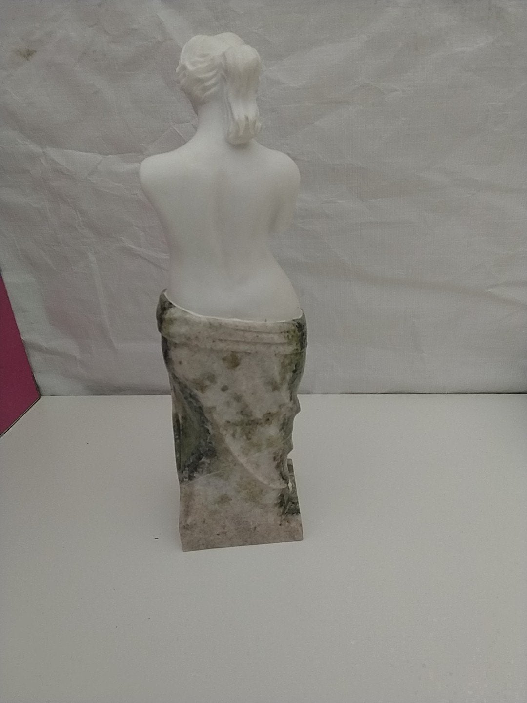 Marmeren Klassie beeld van een vrouw, 30 cm hoog, Ophalen of Verzenden, 20 - 50 cm, Beeld, Wit