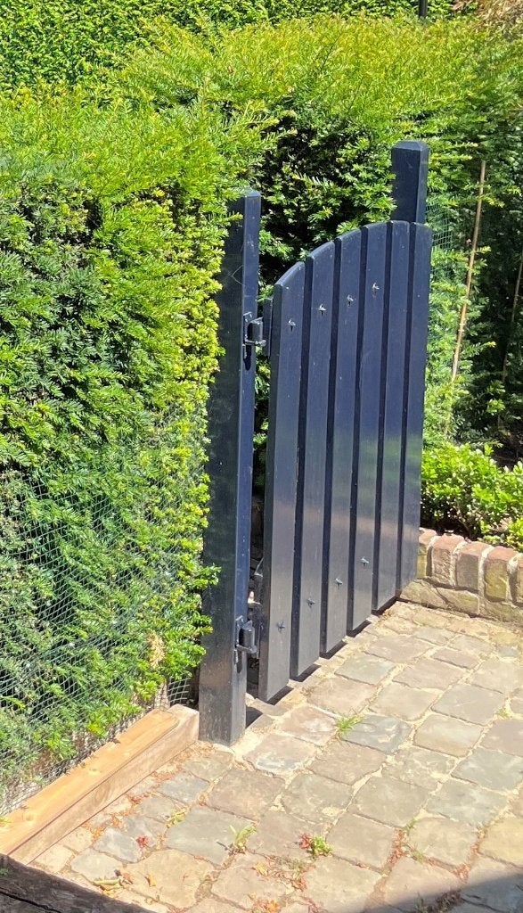 te koop; oerdegelijke hardhouten tuinpoort., Tuin en Terras, Tuinpoorten, Gebruikt, 100 tot 150 cm, 100 tot 150 cm, Ophalen of Verzenden