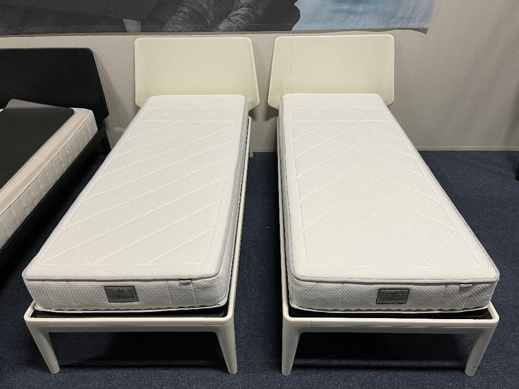 2x Auping Essential bedden (80x200cm)., Huis en Inrichting, Slaapkamer | Bedden, Ophalen, Eenpersoons, Auping Essential, Wit