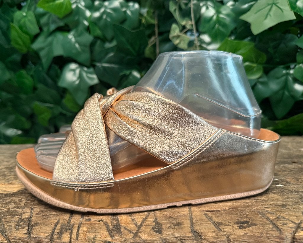 Nieuwe mooie leren slippers van Fitflop maat 38, Nieuw, Ophalen of Verzenden, Fitflop, Roze