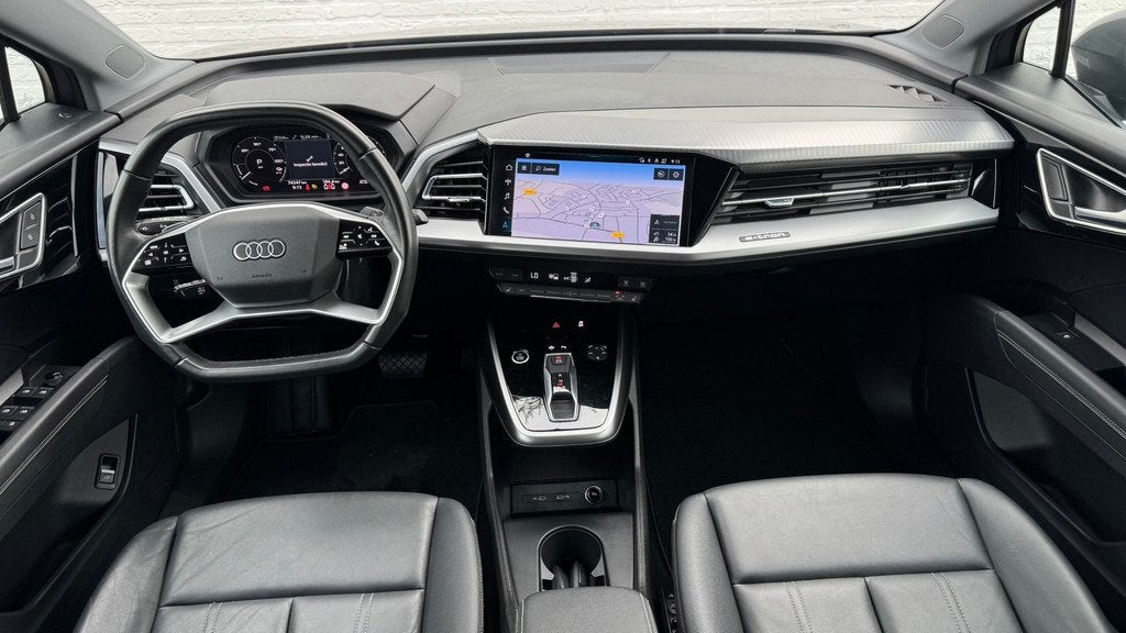 Audi Q4 e-tron 35 Launch edition 55 kWh SOH 91% Navi Carplay, Auto's, Audi, Achterwielaandrijving, Gebruikt, 1865 kg, Leder