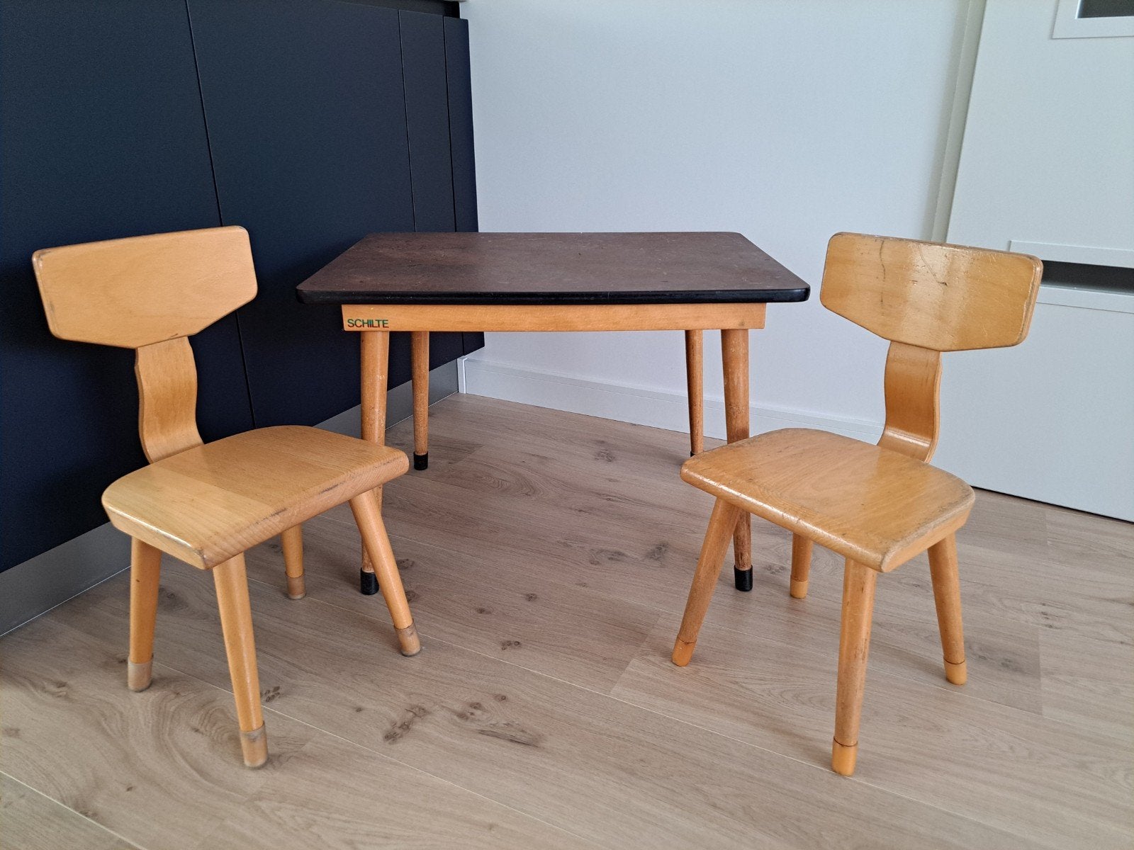 Schilte tafel en stoelenset, Ophalen, Gebruikt, Tafel(s) en Stoel(en)