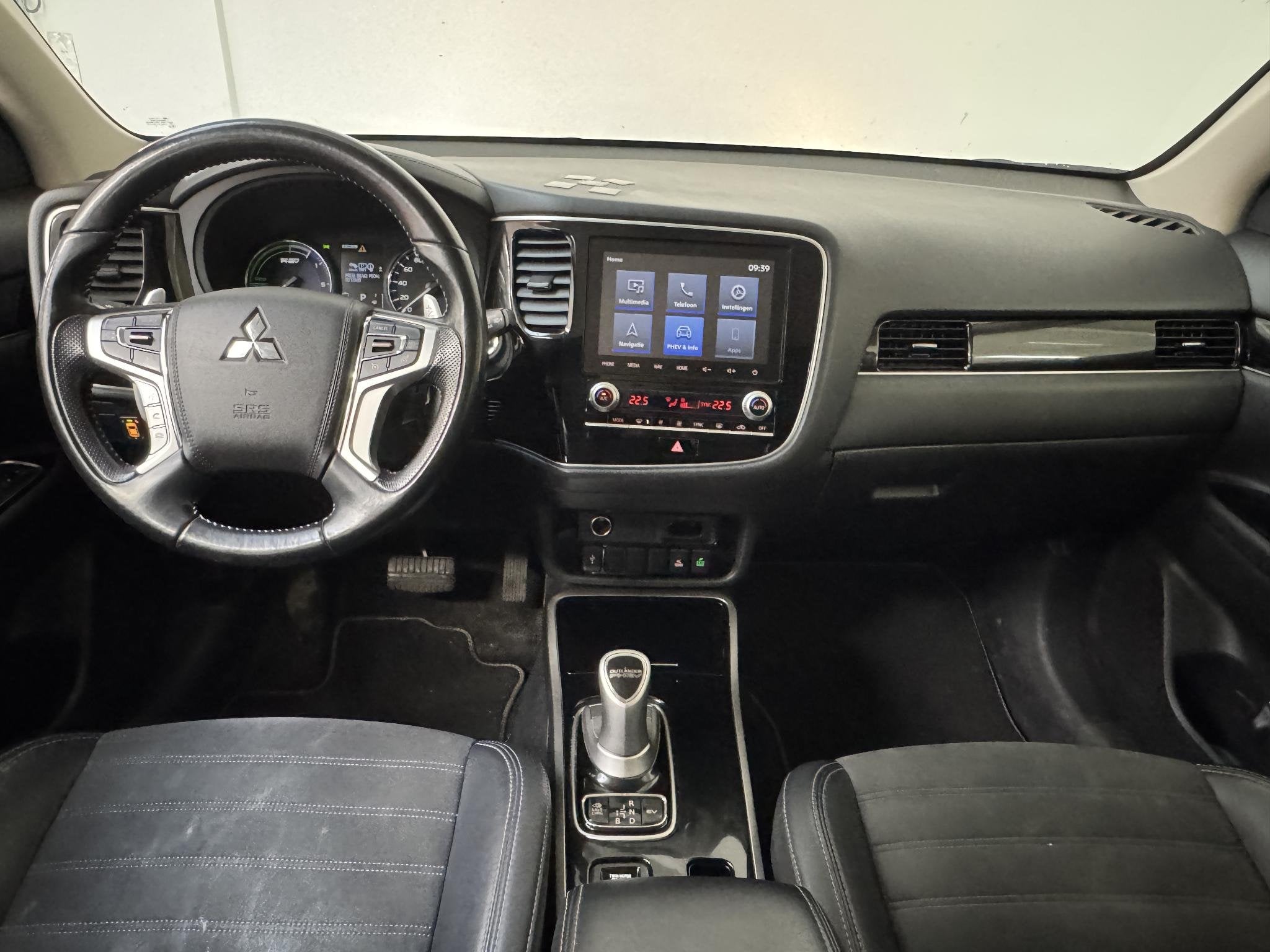 Mitsubishi Outlander 2.4 PHEV Intense | Trekhaak | Camera |, Auto's, Automaat, 4 cilinders, 120 €/maand, Plug-in hybride