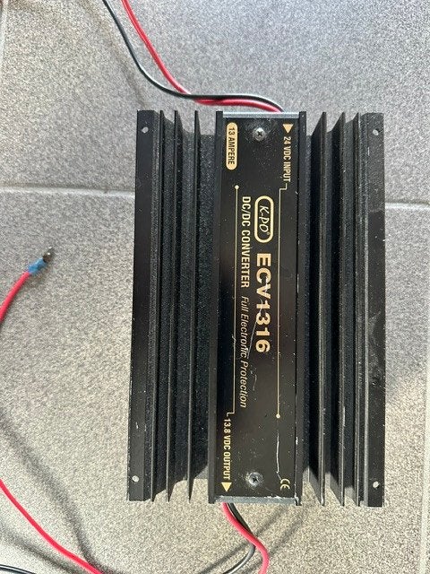 K-PO ECV1316 DC/DC Converter 24V naar 13.8V 13A, Ophalen of Verzenden, Gebruikt, Overige merken, Omvormer