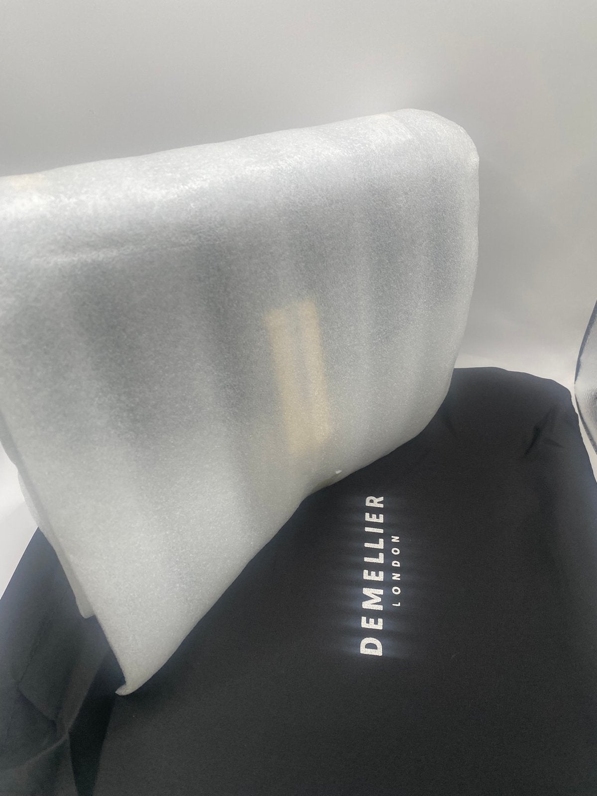 Demellier London bag & its black dust bag for protection, Sieraden, Tassen en Uiterlijk, Tassen | Damestassen, Ophalen of Verzenden
