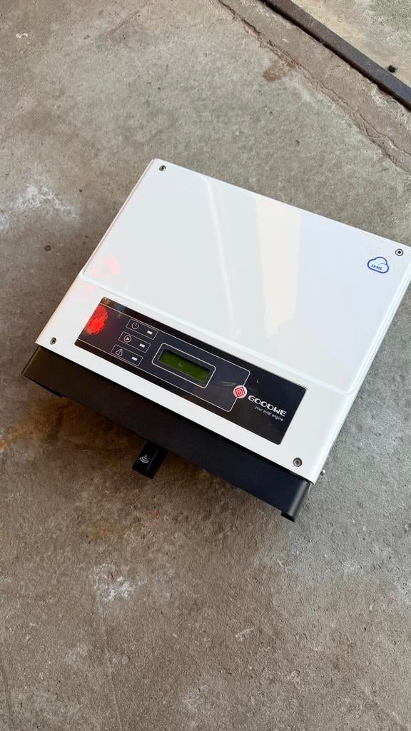 Goodwe omvormer, Ophalen of Verzenden, Zo goed als nieuw, Overige typen, 200 wattpiek of meer