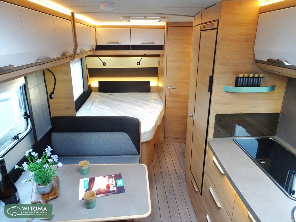 Knaus Sudwind Black Selection 540 FDK, Caravans en Kamperen, Overige typen, Bedrijf, Schokbreker, 6 tot 7 meter