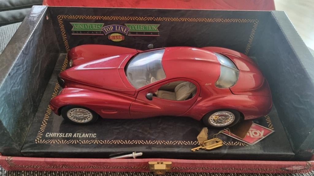 Chrysler Atlantic Guiloy Top line, 1:18, Hobby en Vrije tijd, Modelauto's | 1:18, Ophalen of Verzenden