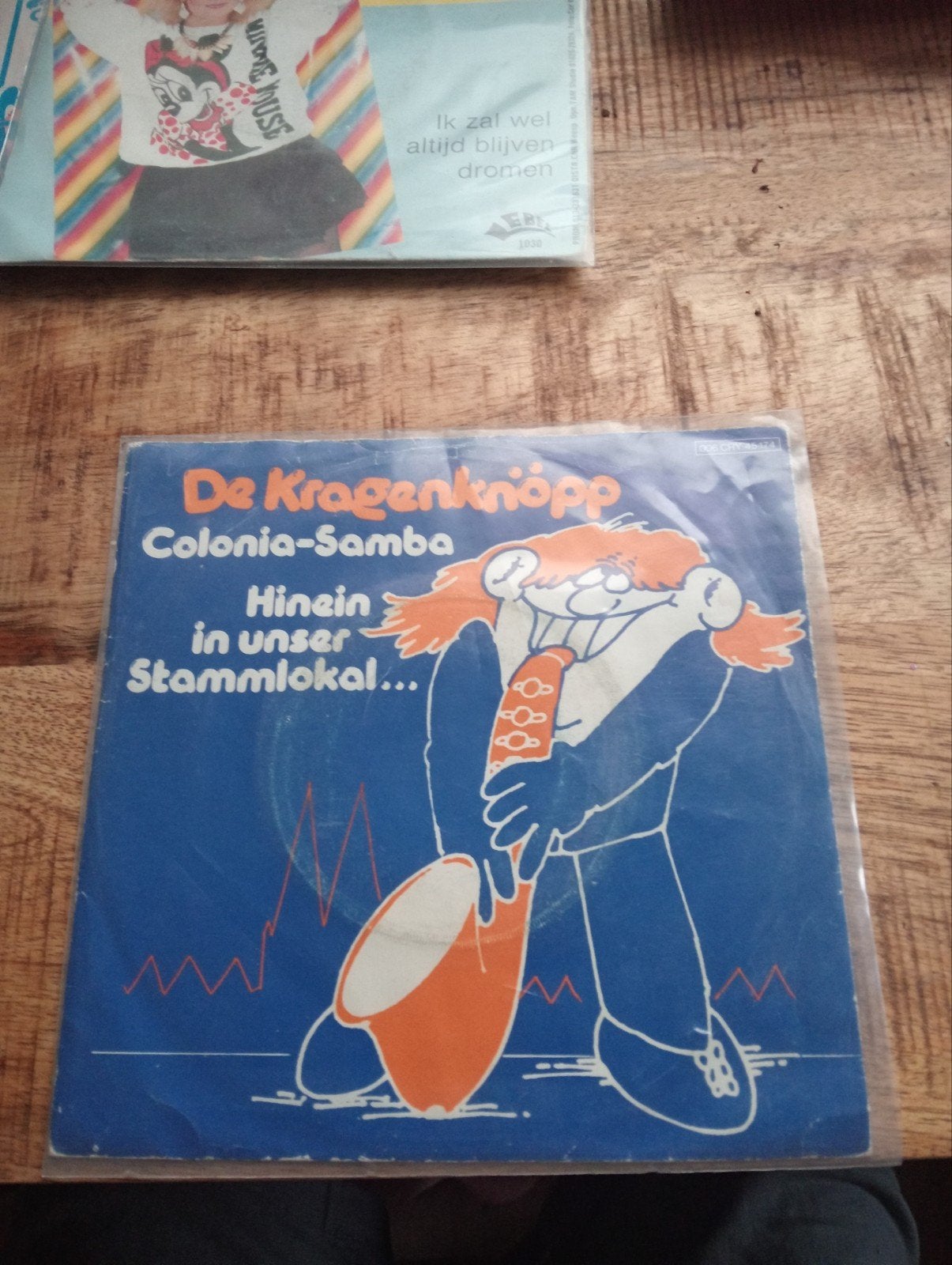 De kragenknopp - Colonia samba, Ophalen of Verzenden, Zo goed als nieuw, Nederlandstalig