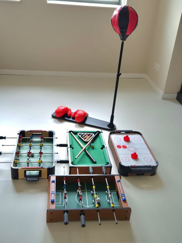 Set:  Pooltafel + 2 Voetbaltafels + Air hockey + boksbal, Kinderen en Baby's, Ophalen, Zo goed als nieuw