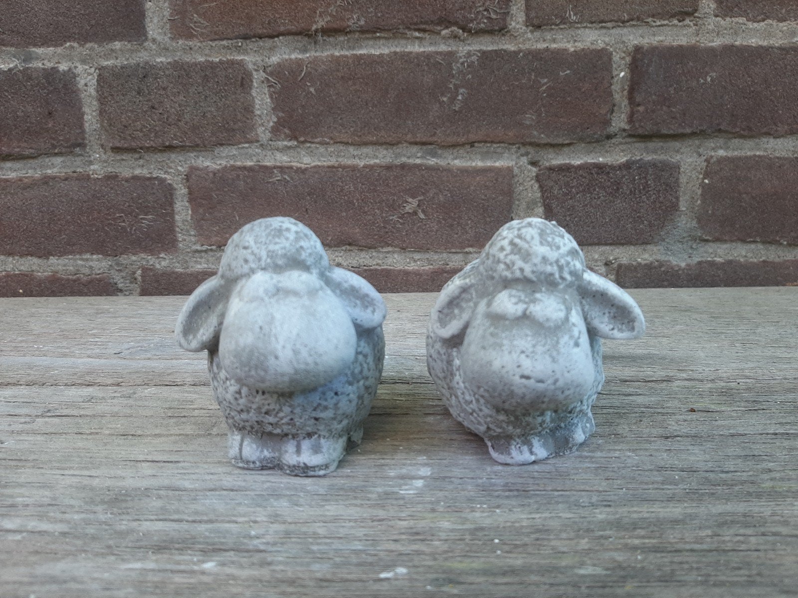 2 Betonnen Schaapjes beeldjes tuinbeeldjes beton, Ophalen of Verzenden