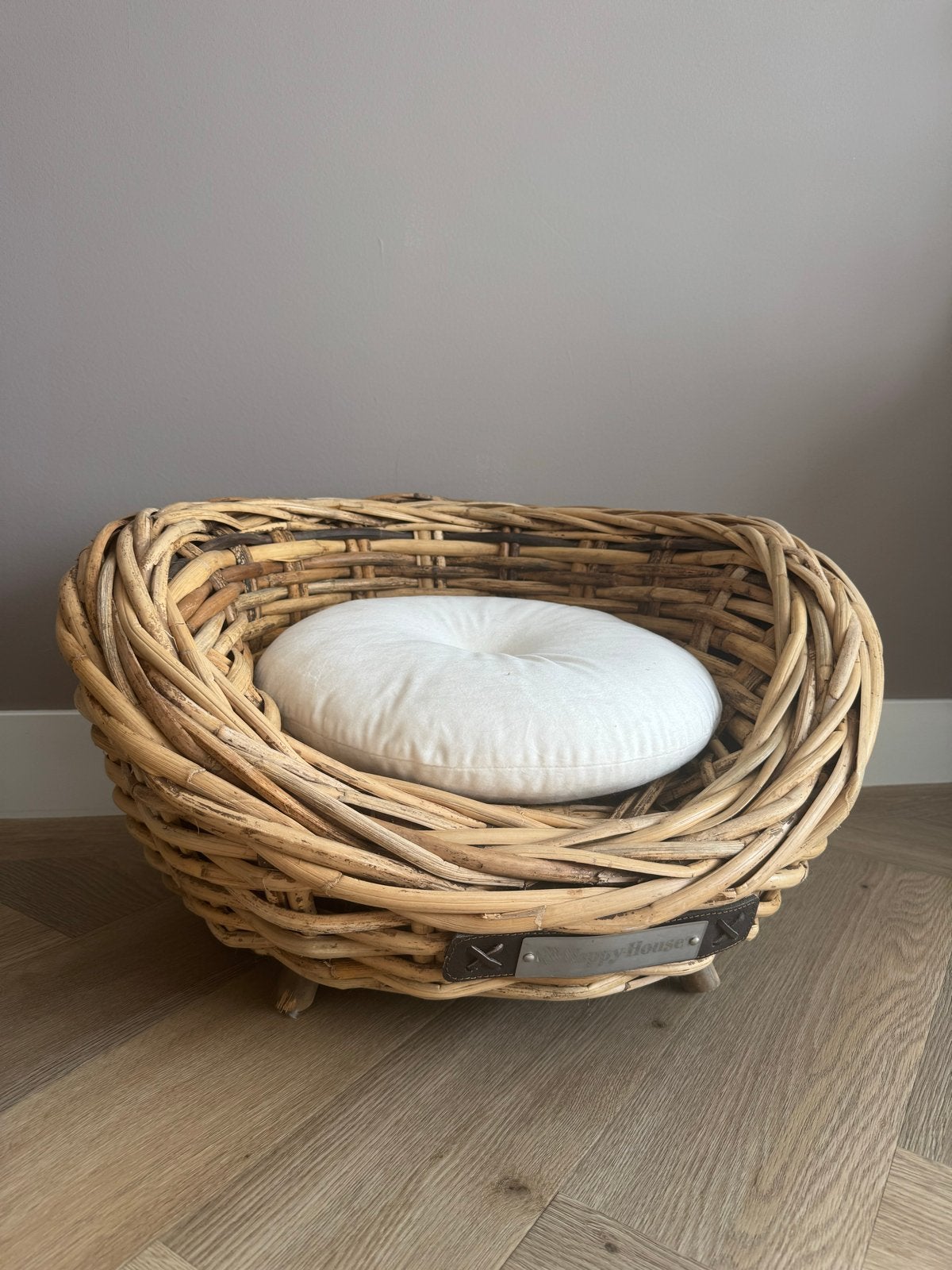 Happy House rieten mand voor hond of kat, Ophalen, Gebruikt, Riet