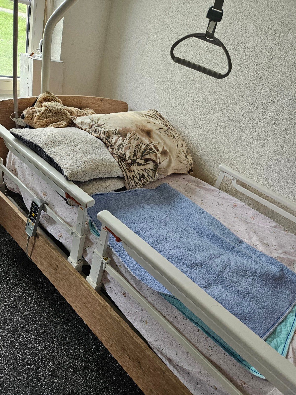 Verstelbaar eenpersoons hoog-laag bed, Ophalen, 90 cm, Eenpersoons, Medisch, functioneel
