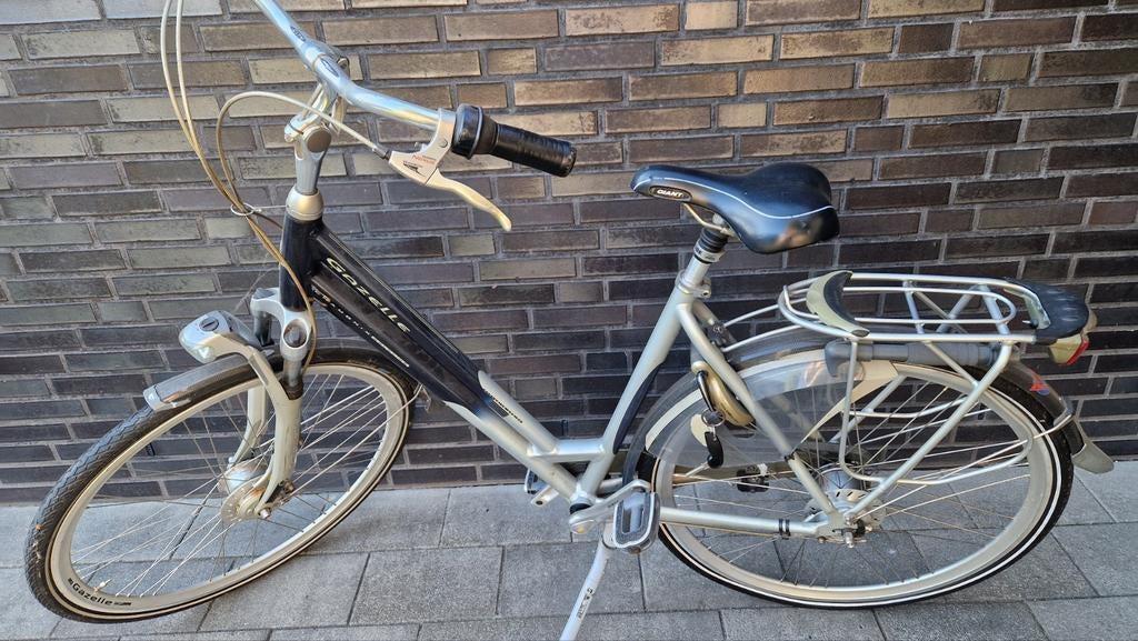 Gazelle Chamonix Goldline damesfiets - Nieuwe ketting nodig, Fietsen en Brommers, Fietsen | Dames | Damesfietsen, Ophalen, Velgrem