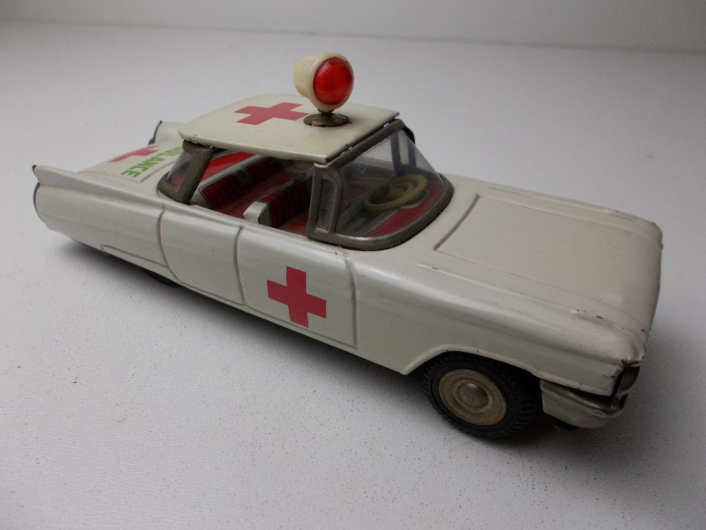 Jaren 60 JAPAN, BLIKKEN AMBULANCE + Werkend ZWAAILICHT!