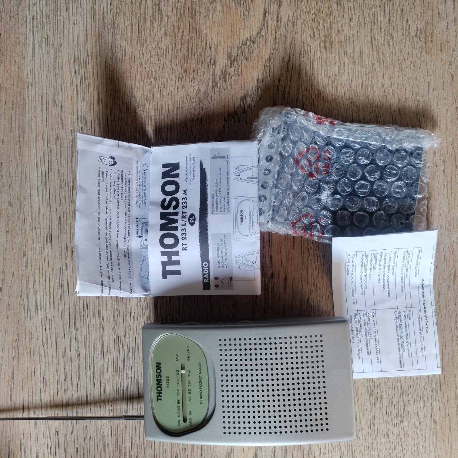 Thomson RT233 2 Band Pocket Radio - Zo goed als nieuw, Audio, Tv en Foto, Radio's, Ophalen of Verzenden, Zo goed als nieuw, Radio