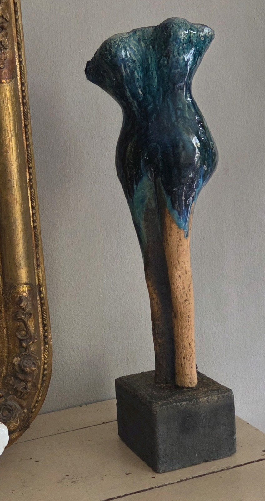 Mooi groot keramiek beeld buste op stenen voet
50 cm hoog, Ophalen