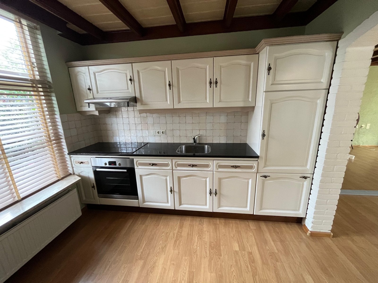 Complete landelijke keuken met inbouwapparatuur., Huis en Inrichting, Enkelwandige keuken, Ophalen of Verzenden, Zo goed als nieuw