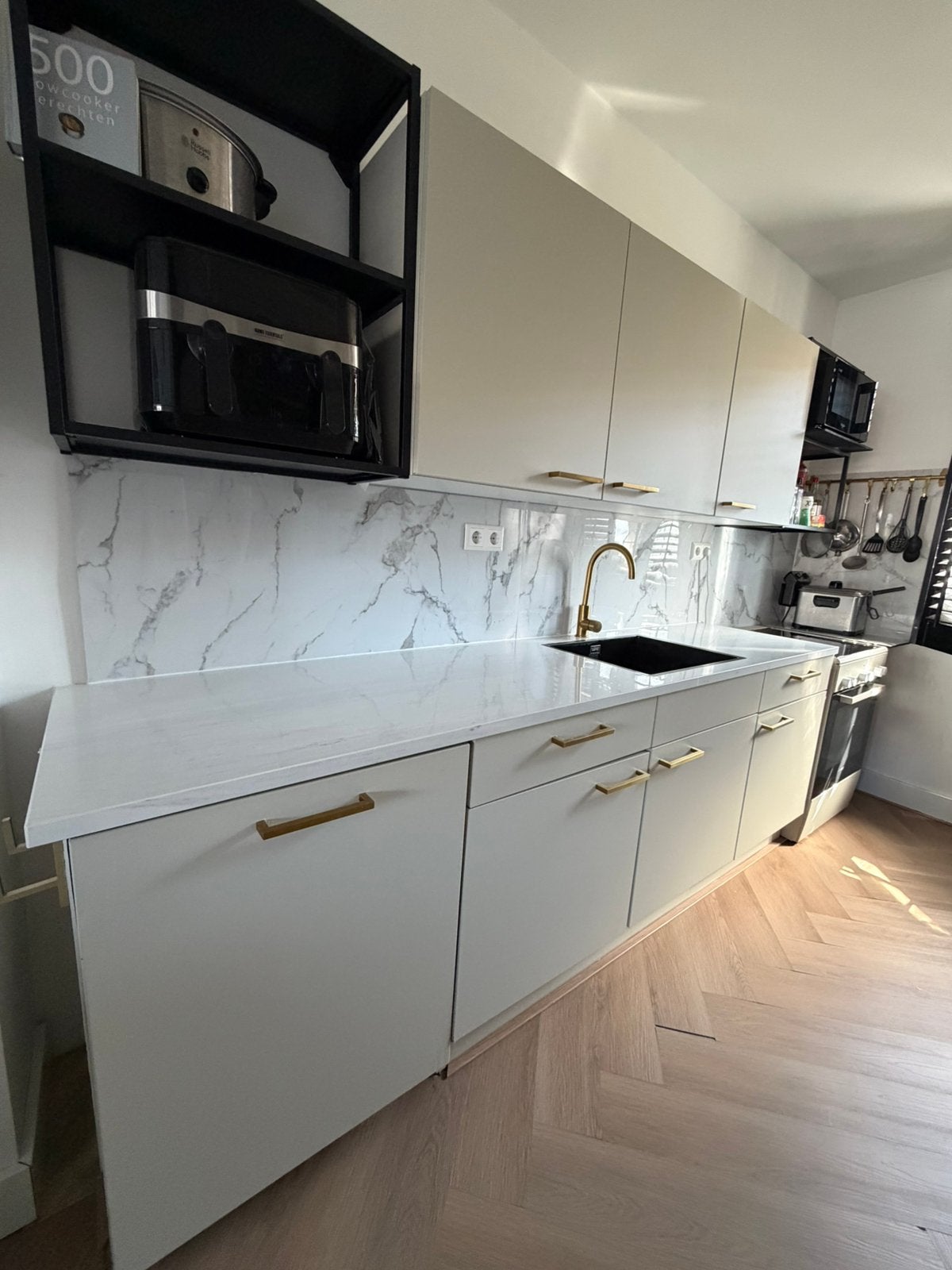 Mooie beige keuken te koop, Ophalen, Zo goed als nieuw, Graniet of Steen, Hoekkeuken