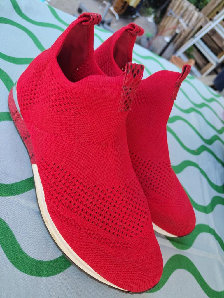Leuke rode sneakers maat 42, Ophalen of Verzenden