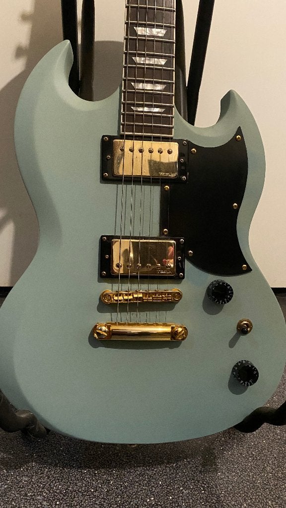 Harley Benton DC-DLX Gotoh Daphne Blue, Muziek en Instrumenten, Snaarinstrumenten | Gitaren | Elektrisch, Ophalen, Zo goed als nieuw