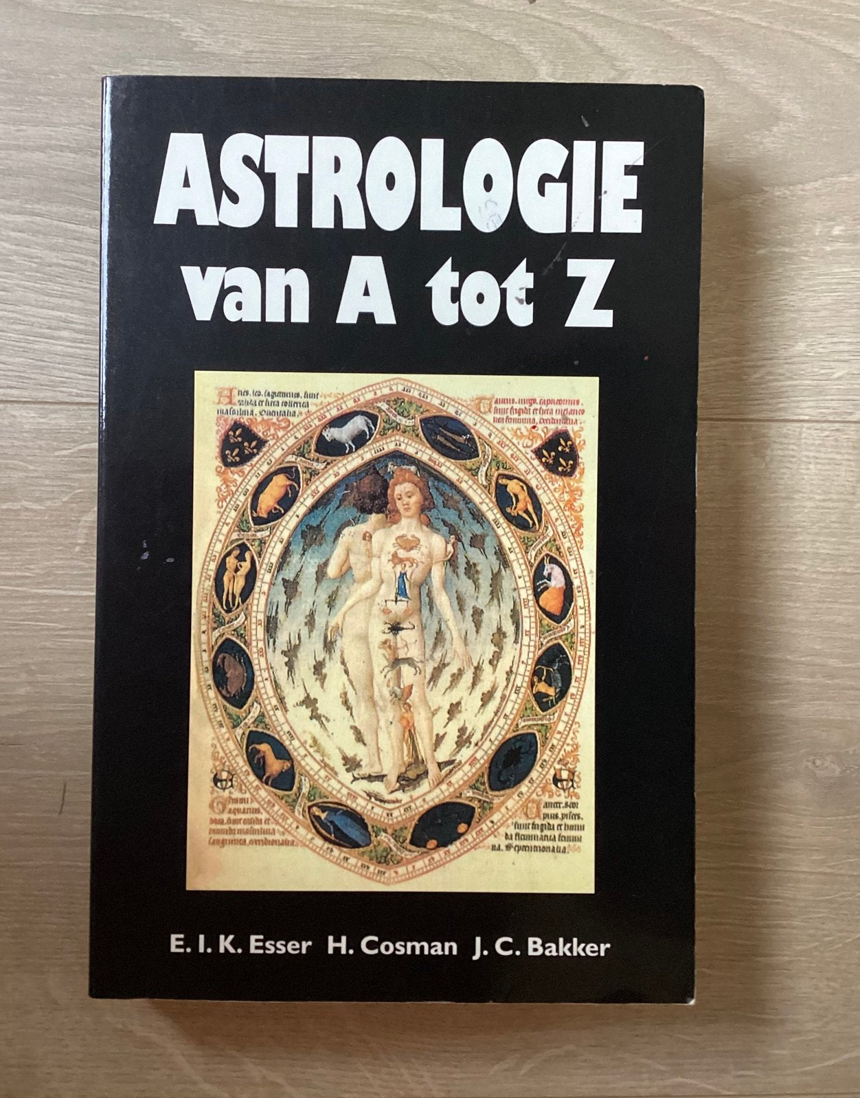 Astrologie van A tot Z, Ophalen of Verzenden, Zo goed als nieuw