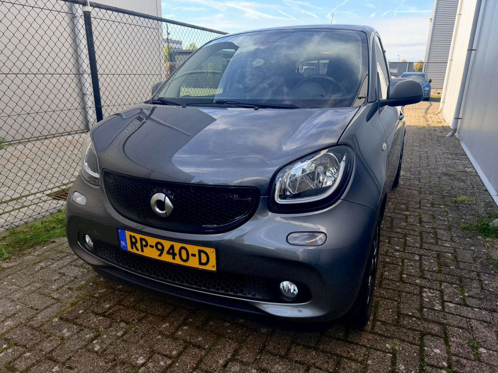 Smart ForFour 1.0 52KW 2018 Grijs, Auto's, Bluetooth, 4 stoelen, Origineel Nederlands, 24 km/l