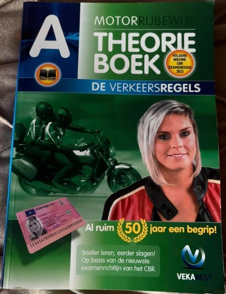 Theorieboek motor vekabest editie, Boeken, Ophalen of Verzenden, Zo goed als nieuw, Vekabest