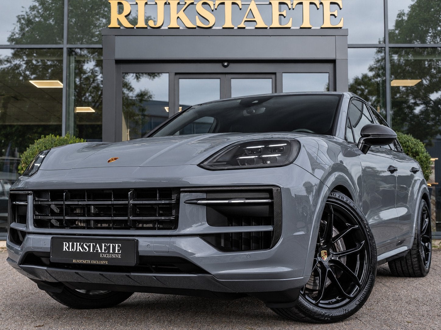 Porsche Cayenne Coupé 3.0 E-Hybrid|PANO|SFEER|CHRONO|CARBON, Automaat, Gebruikt, 2995 cc, Met garantie (alle)