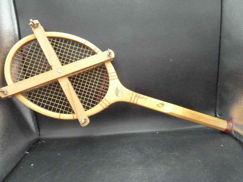 Antieke houten tennisracket met houten spanner, Ophalen of Verzenden
