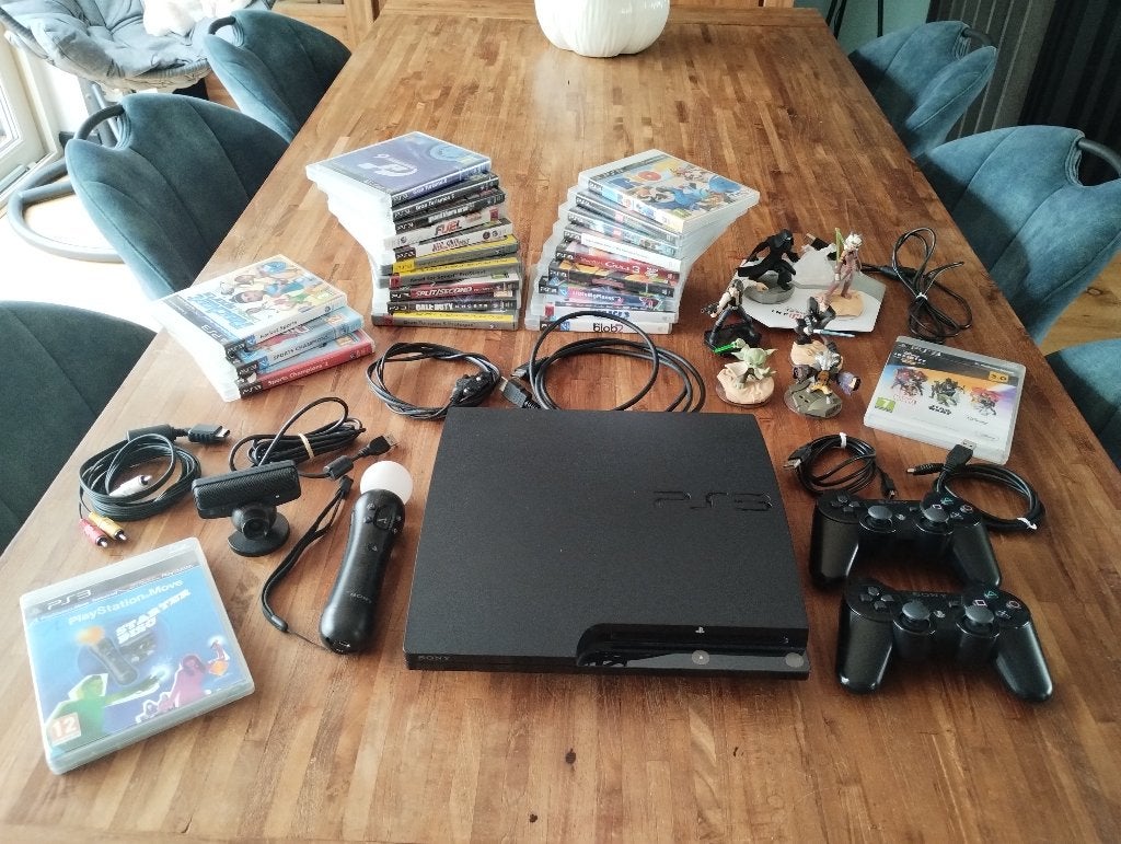PlayStation 3 met heel veel accessoires, Ophalen, Overige genres, Zo goed als nieuw, 3 spelers of meer