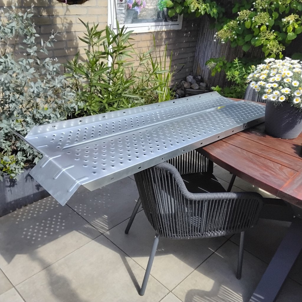 T K  twee stuks oprijplaten 1500 mm. Nieuw. Gegalvaniseerd., Ophalen, Nieuw