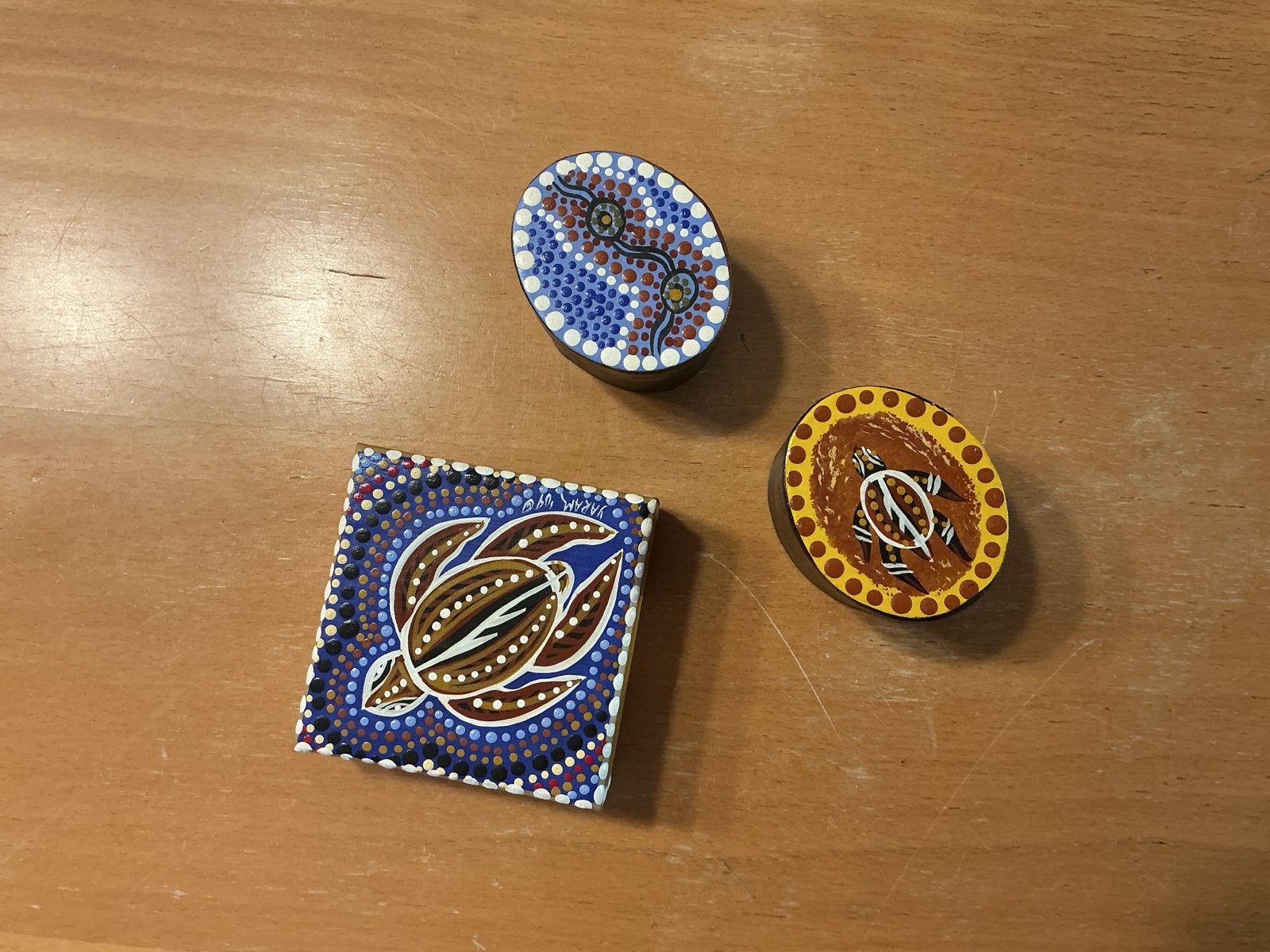 Handgeschilderde Aboriginal kunst doosjes met schildpad, Ophalen of Verzenden, Zo goed als nieuw, Reptiel of Amfibie, Overige typen