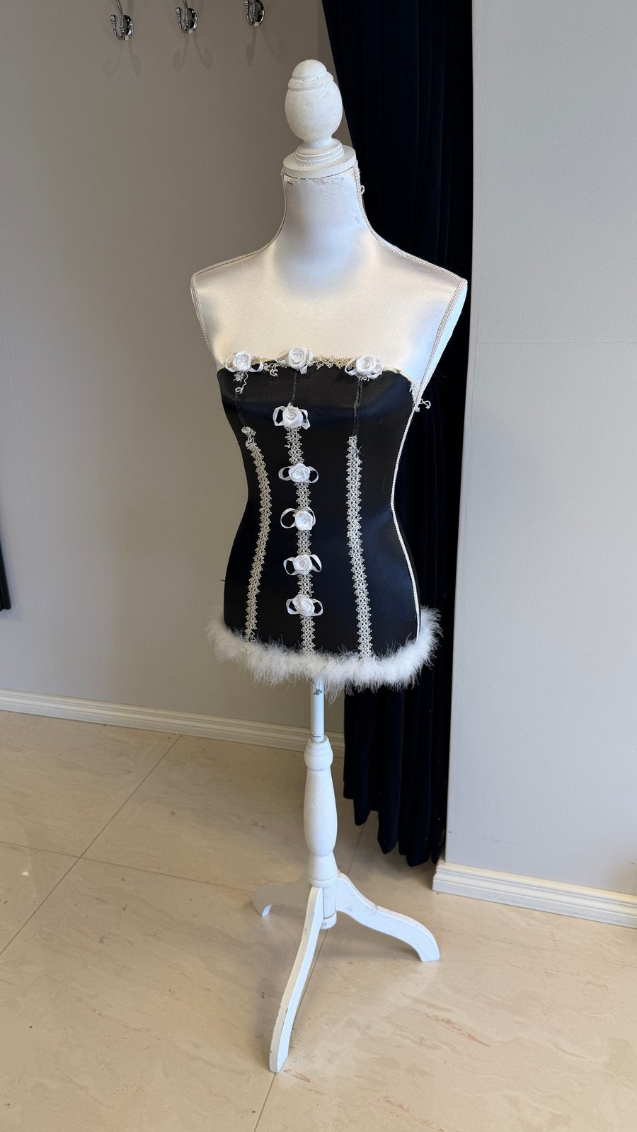 Decoratieve paspop / etalagepop torso op standaard zwart wit, Ophalen, Gebruikt, Overige typen