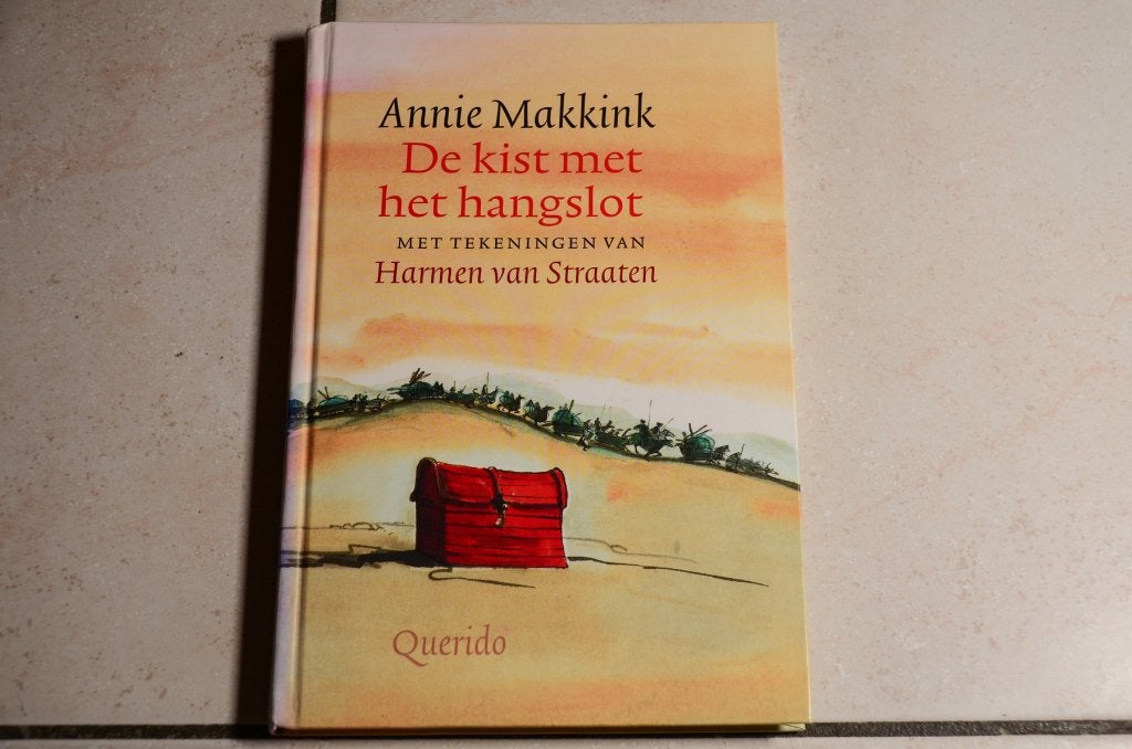 De kist met het hangslot / Annie Makkink , Ophalen of Verzenden, Zo goed als nieuw, Fictie