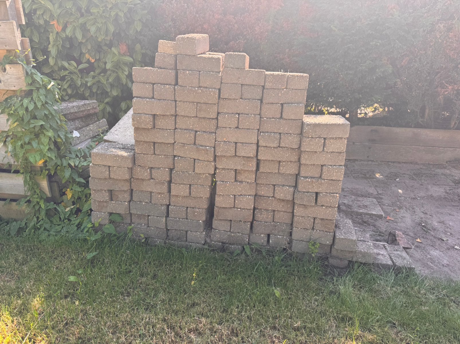 Ontvang 50 euro voor ophalen of afvoeren. Klinkers+tegels, Ophalen, Gebruikt, 5 tot 10 m², Beton